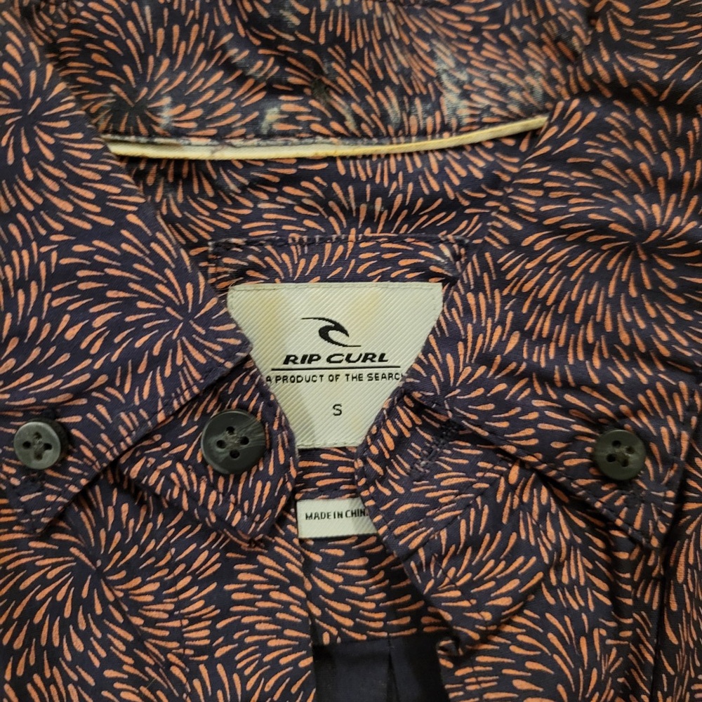 3 Ripcurl Shirts - Picture 6 of 7